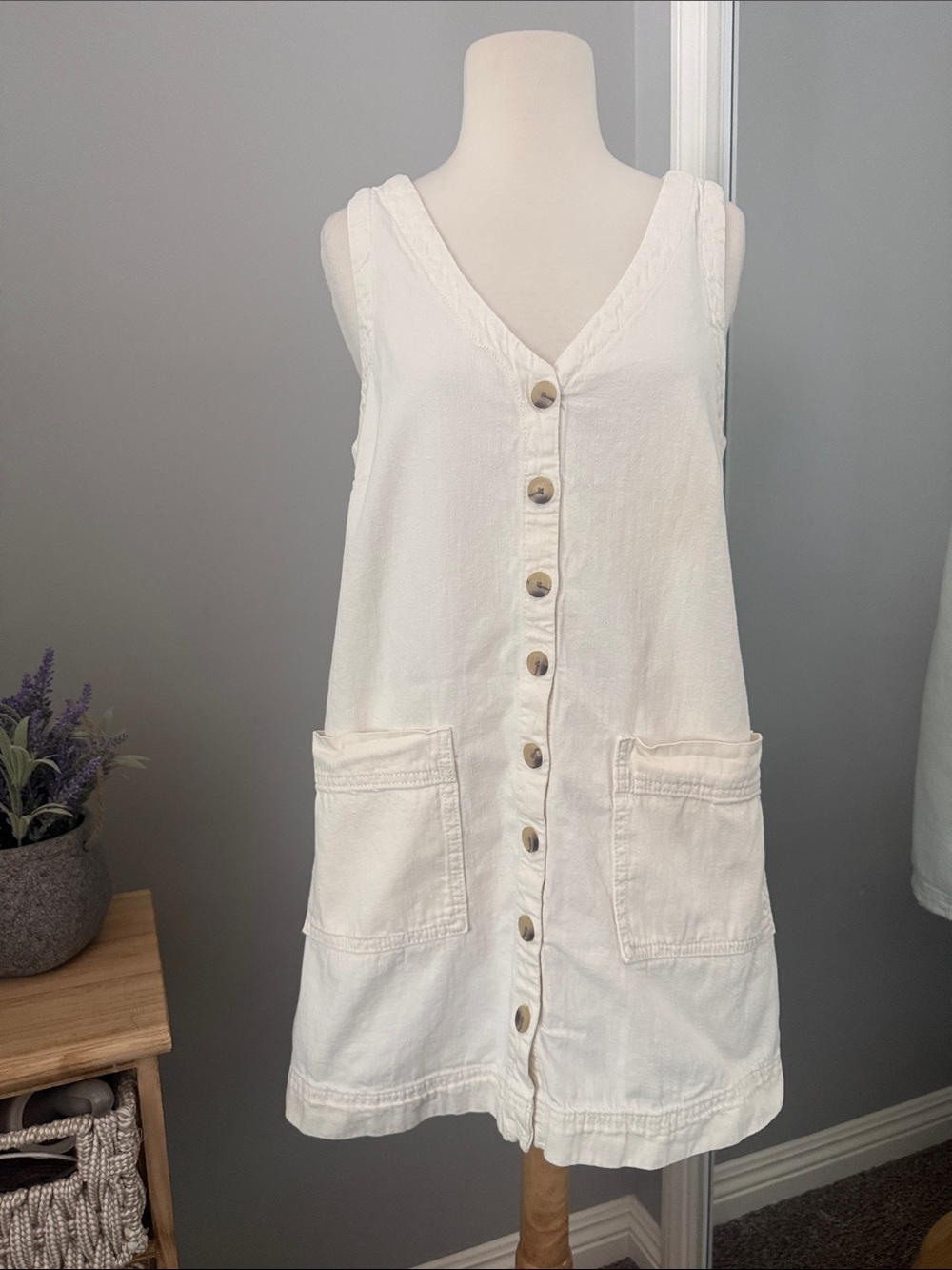Old Navy Cream Button-Front Sleeveless Dress